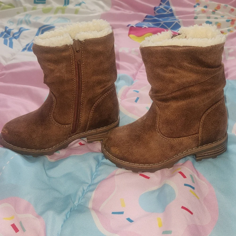 Boots - Picture 3 of 8